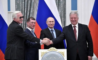 Правительство, профсоюзы и работодатели подписали генеральное соглашение на три года