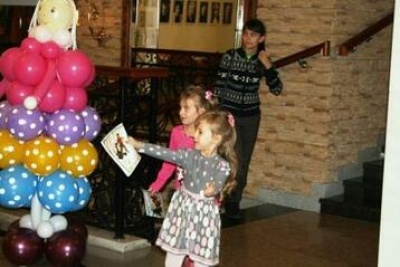 Выставка детского рисунка &quot;Огни сказочного города&quot;